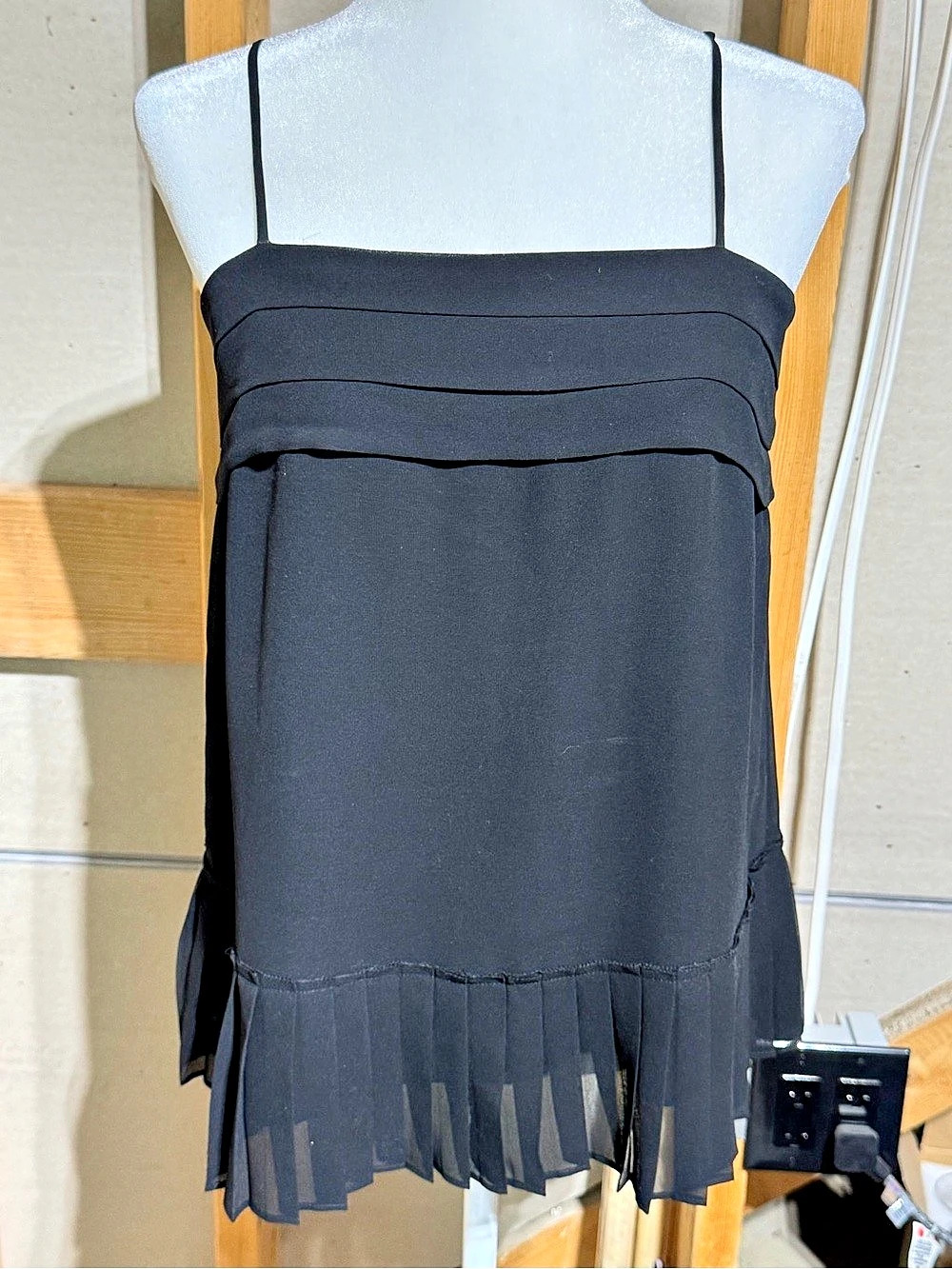 Banana Republic Black ruffle tank NWT size small